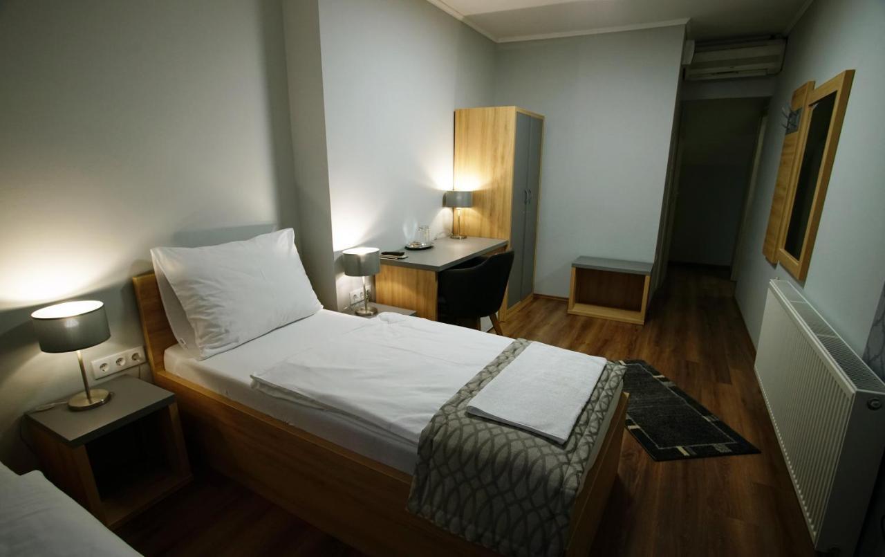 Dolce Vita Panzio Miskolc Extérieur photo