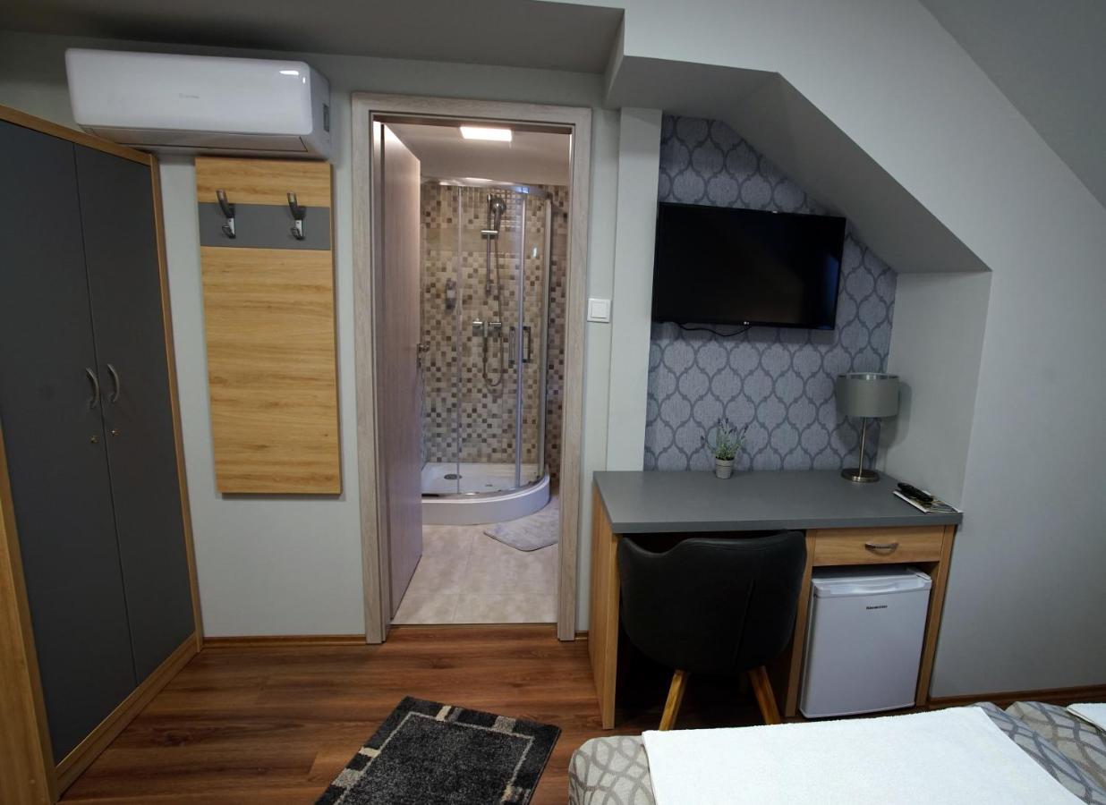 Dolce Vita Panzio Miskolc Extérieur photo